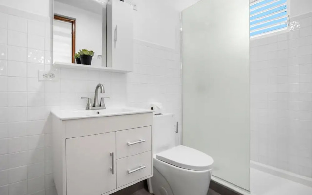 Golf Course Access Balcony Infinity Pool