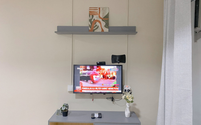 Good And Spacious Studio Lrt City Royal Sentul Park Apartment