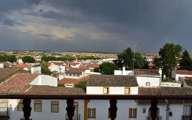 The Noble House Suites & Apartments
