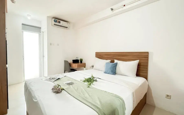 Strategic And Trendy Studio At Bassura City Apartment