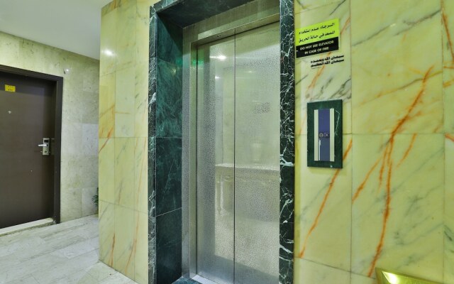 OYO 446 Mas Hotel