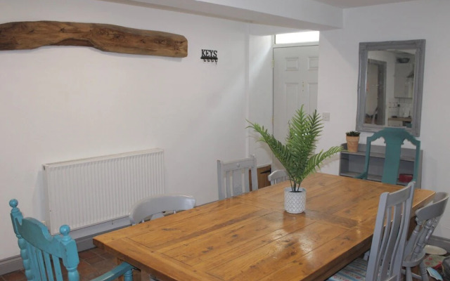 Brackendale Luxury Townhouse, hot Tub,sauna, Games