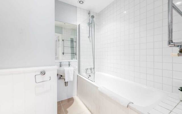 Amazing 2 bed 2 bath Kensington