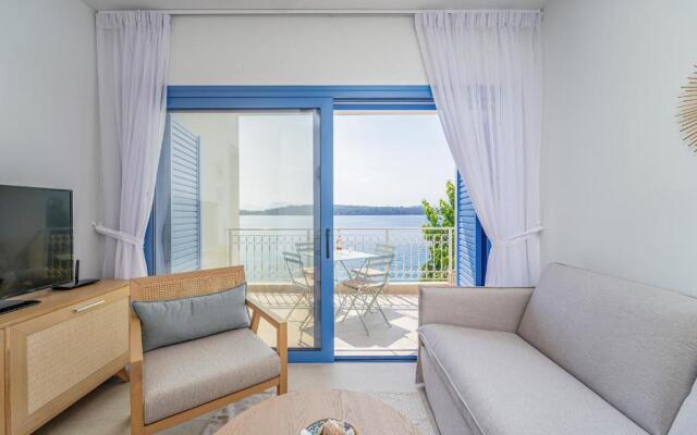 Lefkada Blue Luxury Apartments, Perigiali A4 Entrance Level