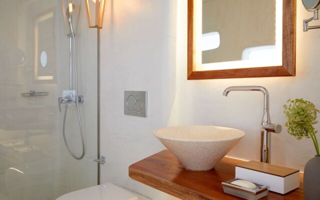 Allure Breeze Suites