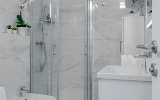 Spacious Modern Apartment Miljak - 1min to the beach