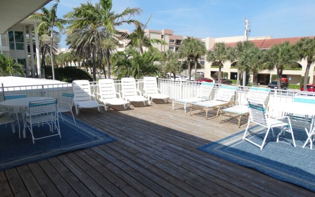 Sunny Shores Inn & Suites