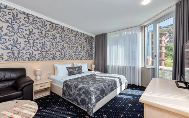 Hotel Sharden