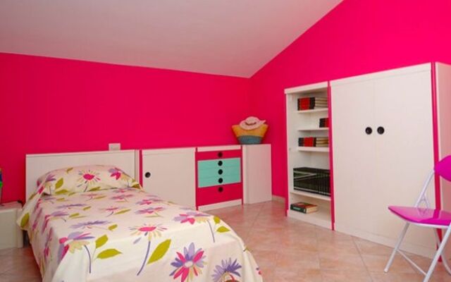 Charming Holiday Home in Buseto Palizzolo with Pool