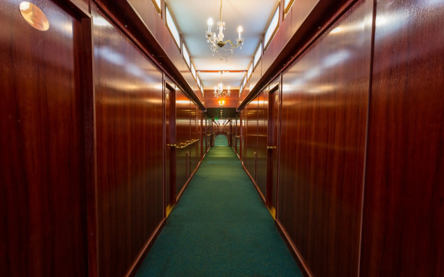 Fortuna Boat Hotel