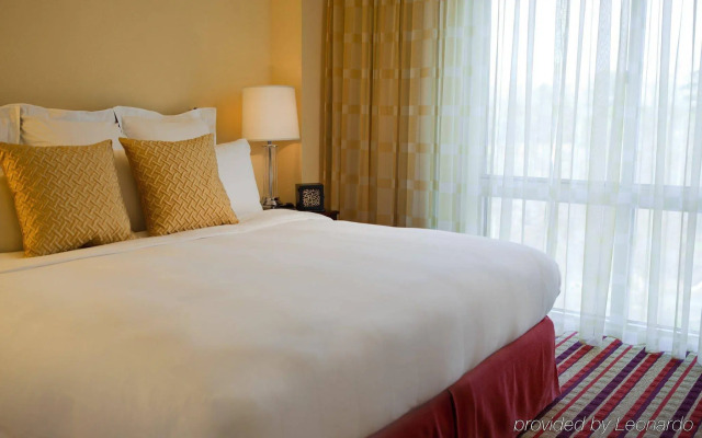 Renaissance Charlotte Suites