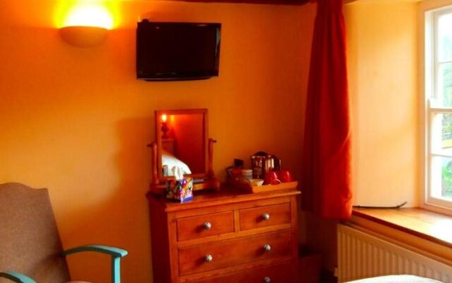 Riverside B & B