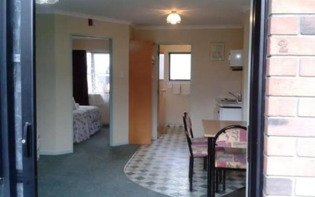 Ulster Lodge Motel