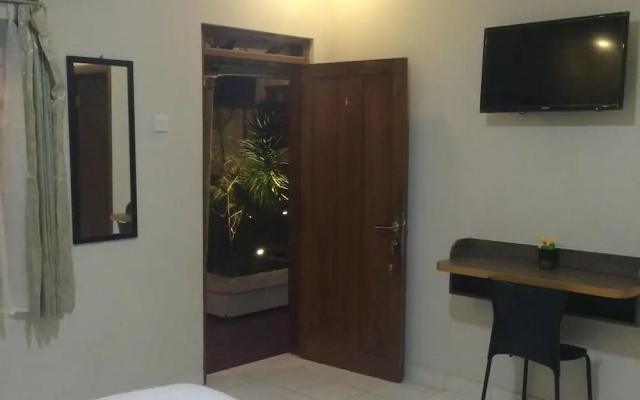 Elenor S Home At Eyckman – Guest Rooms – Bandung