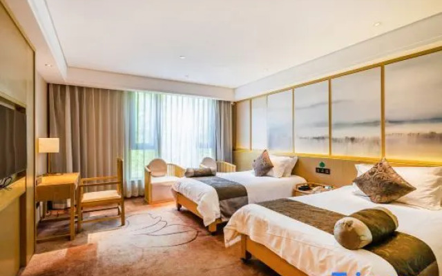 Yi Bo Hu Pan Hotel (Linghu scenic spot branch)