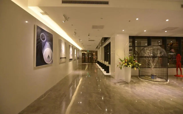 Miracle Plaza