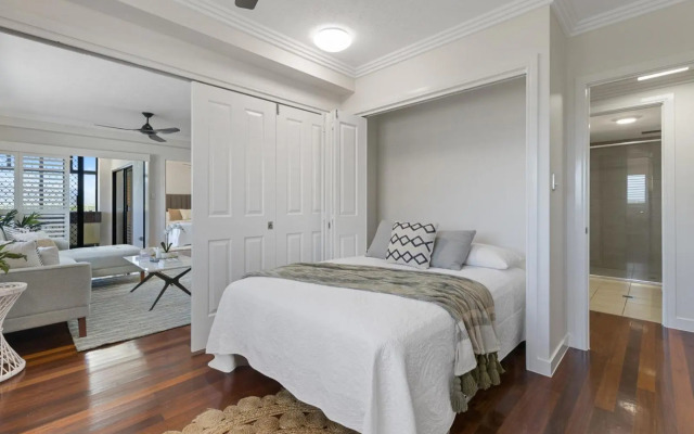 Stunning Costal 3 Bedroom Apartment In Cairns Cbd