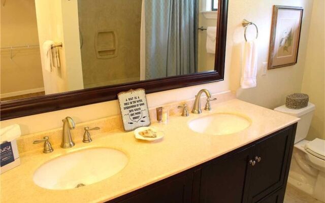 418 Linkside Drive 4 Bedroom Home by RedAwning