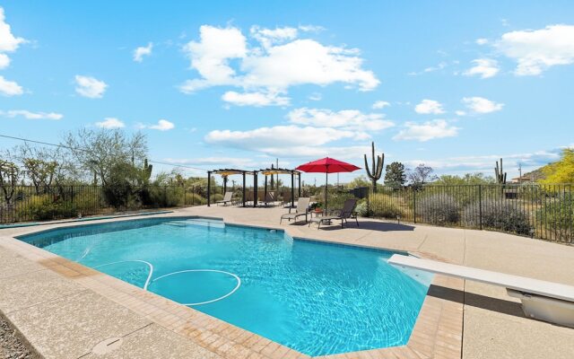East Mesa Desert and Mountain Views: 5br, Pool