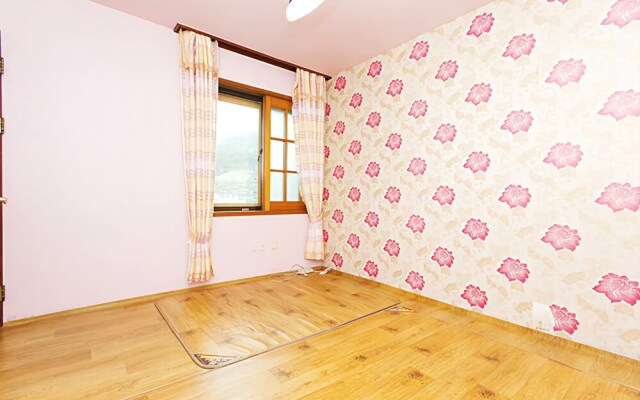 Tongyeong Tiberias Pension