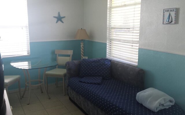 Tropical Bay Inn Motel