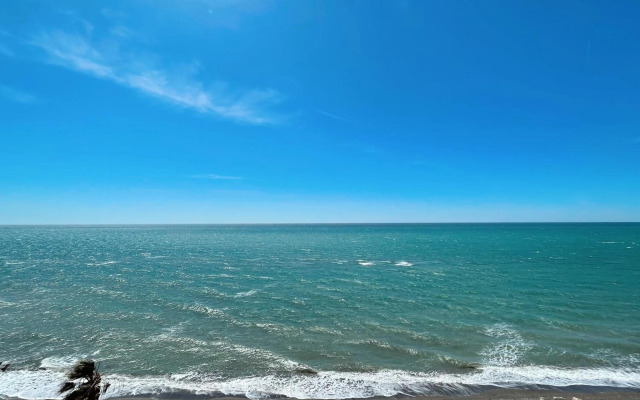 Fay Victoria Beach