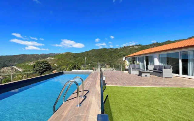 Casas Capela by O'Porto Seven