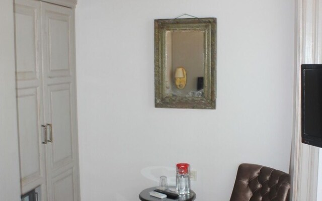 Urla Tarihi Han Otel