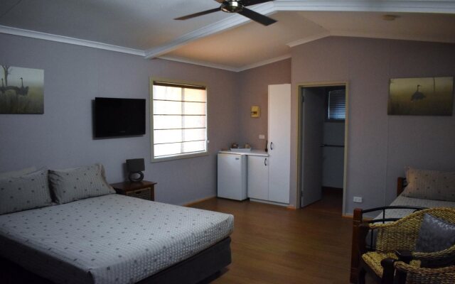 Parry Creek Farm Tourist Resort & Caravan Park