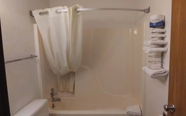 Super 8 by Wyndham Kingdom City