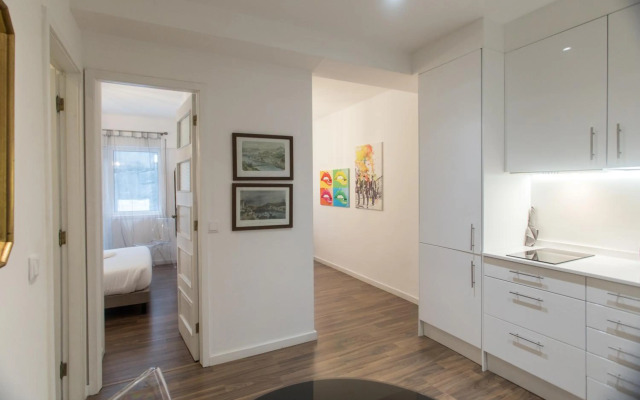 Almada Studios & Suites