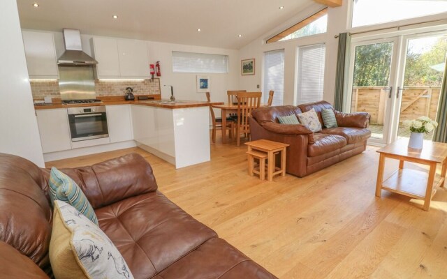 2 Miller's Island, Looe