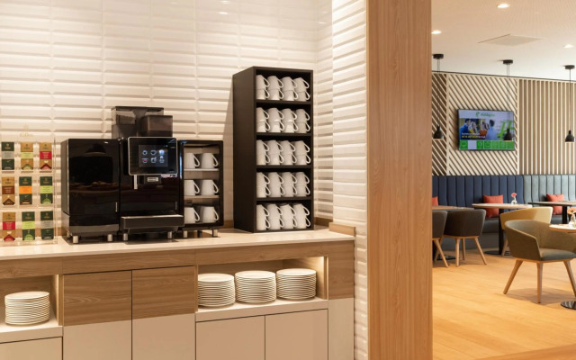 Holiday Inn Eindhoven Airport by IHG
