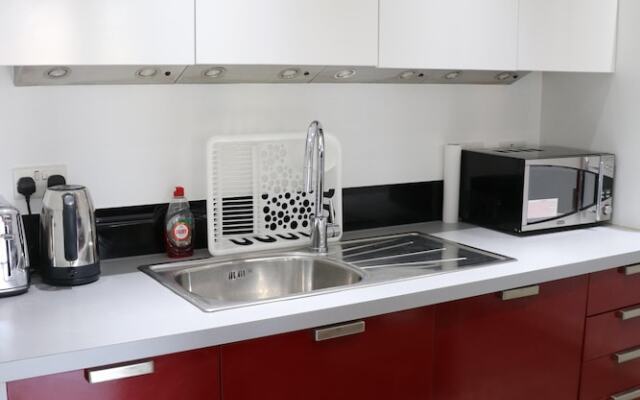 Modern One Bed City Centre Apartment in Southside