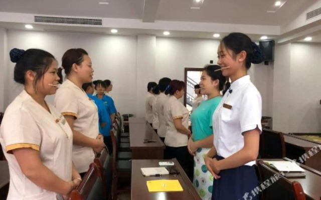 Xingwen Yinfeng Hotel