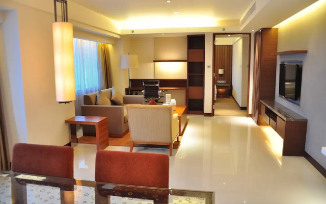 Guangdong International Building （South Gate 2）