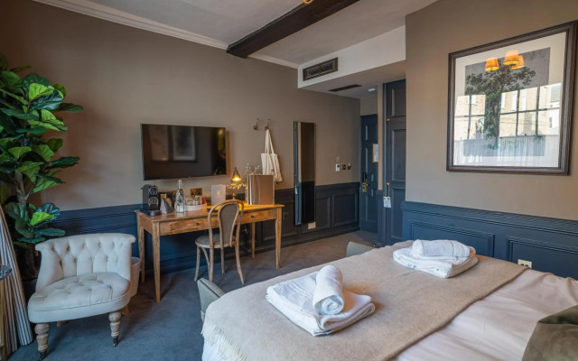Salisbury Arms Hotel