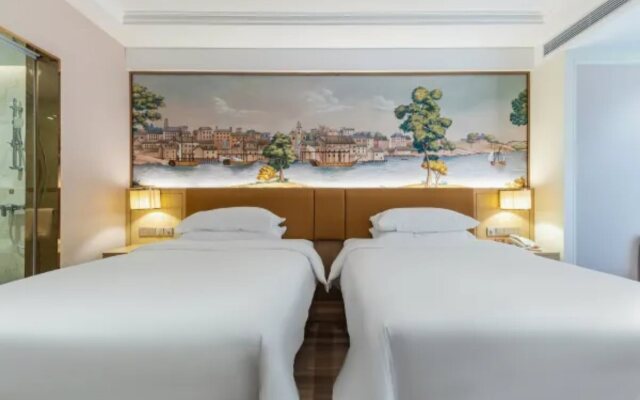 Vienna Hotel (Lingao Store)