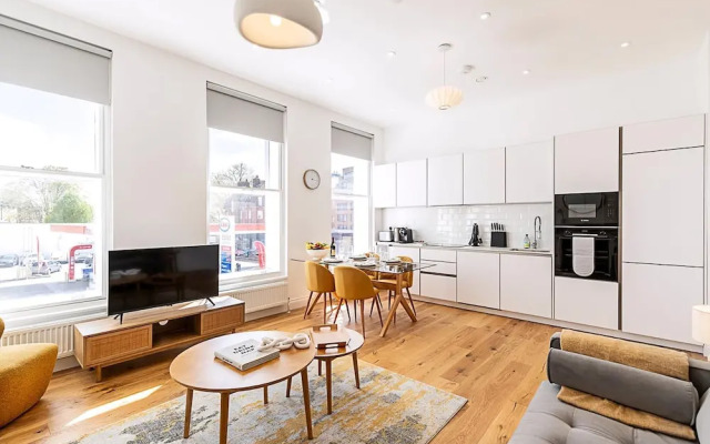 Urban Luxury in the Heart of Chelsea - King Bed!