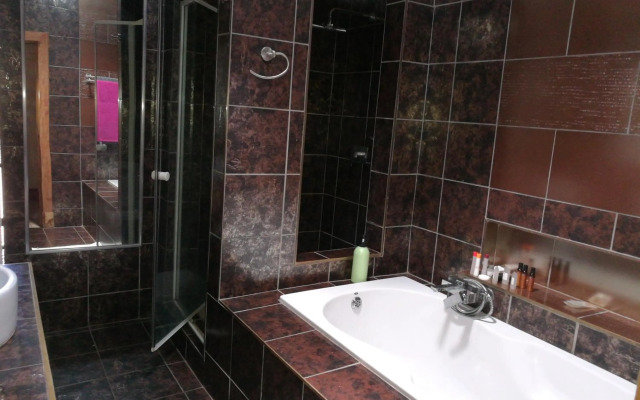 Naisar's Apartments Primrose,Johannesburg