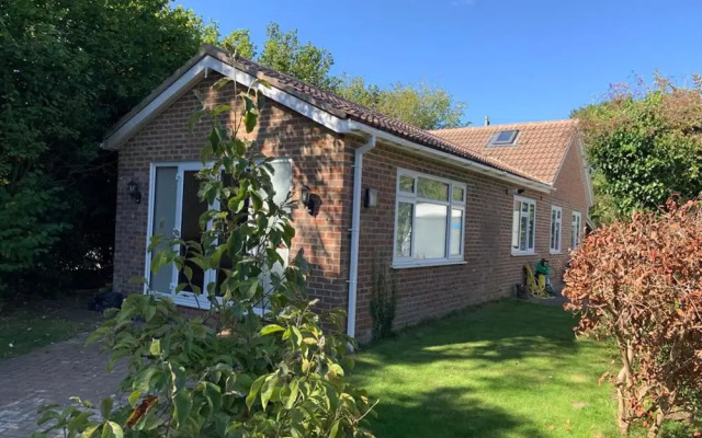 Immaculate 2-bed House in High Wycombe Hp14