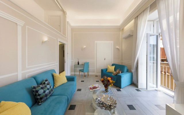 YourHome - Royal Blue Suite