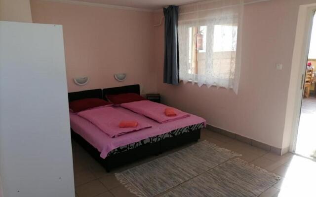 Cserke Gyöngye Apartman