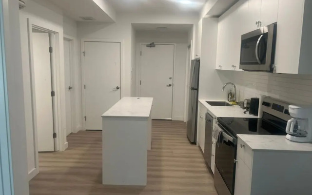 Chic Modern Condo in Downtown Calgary