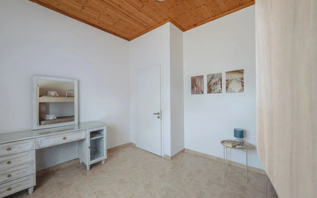 To Pournari Beachside Garden House