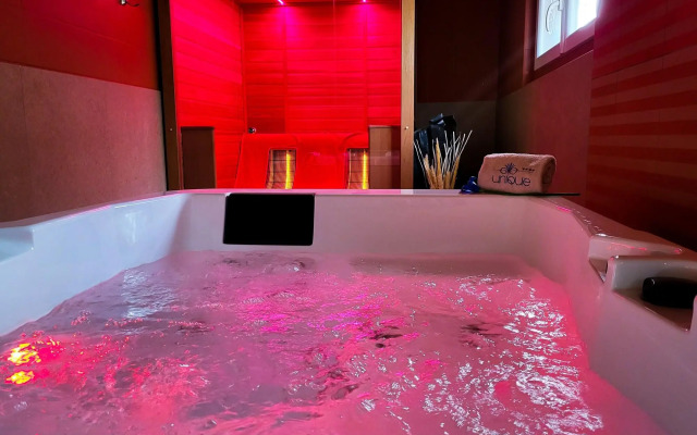 Unique Hotel & Residence