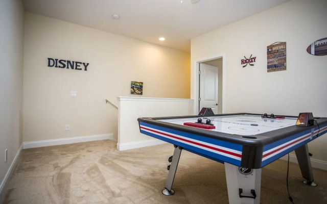 Fabulous Vacation Home  w/ Screened Pool Close To Disney 146