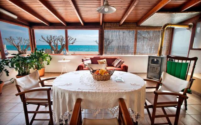 Mediterranean Apartment by the Sea