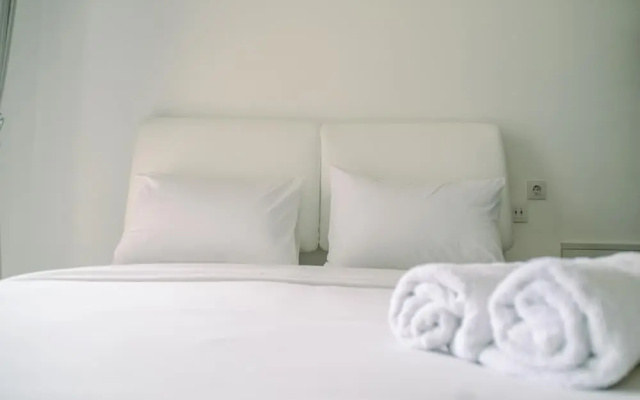 Comfortable Studio With Pool View At Sky House Bsd Apartment – Guest Rooms – Legok