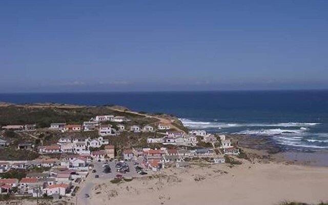House With 3 Bedrooms in Aljezur, With Wonderful Mountain View and Fur